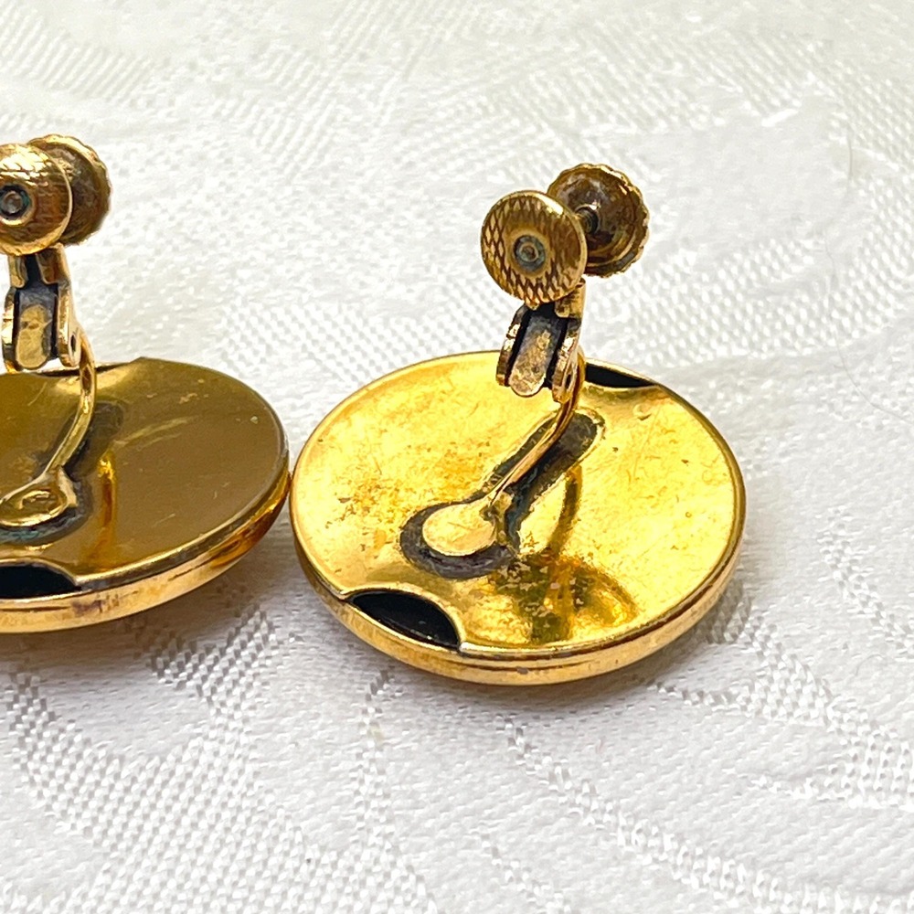 Vintage Accessocraft Gold and Black Tone Textured Circular Screw Back Earrings - Picture 6 of 11